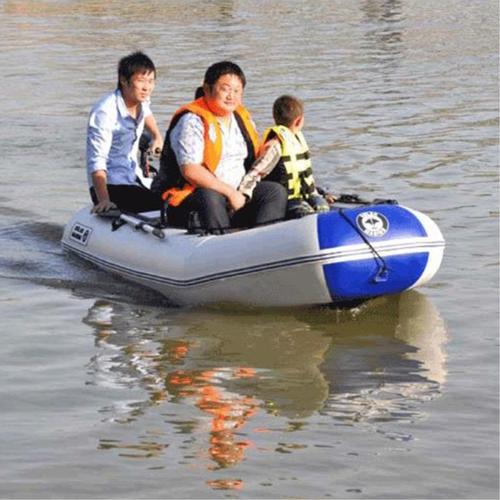 三亚公园游玩充气漂流船